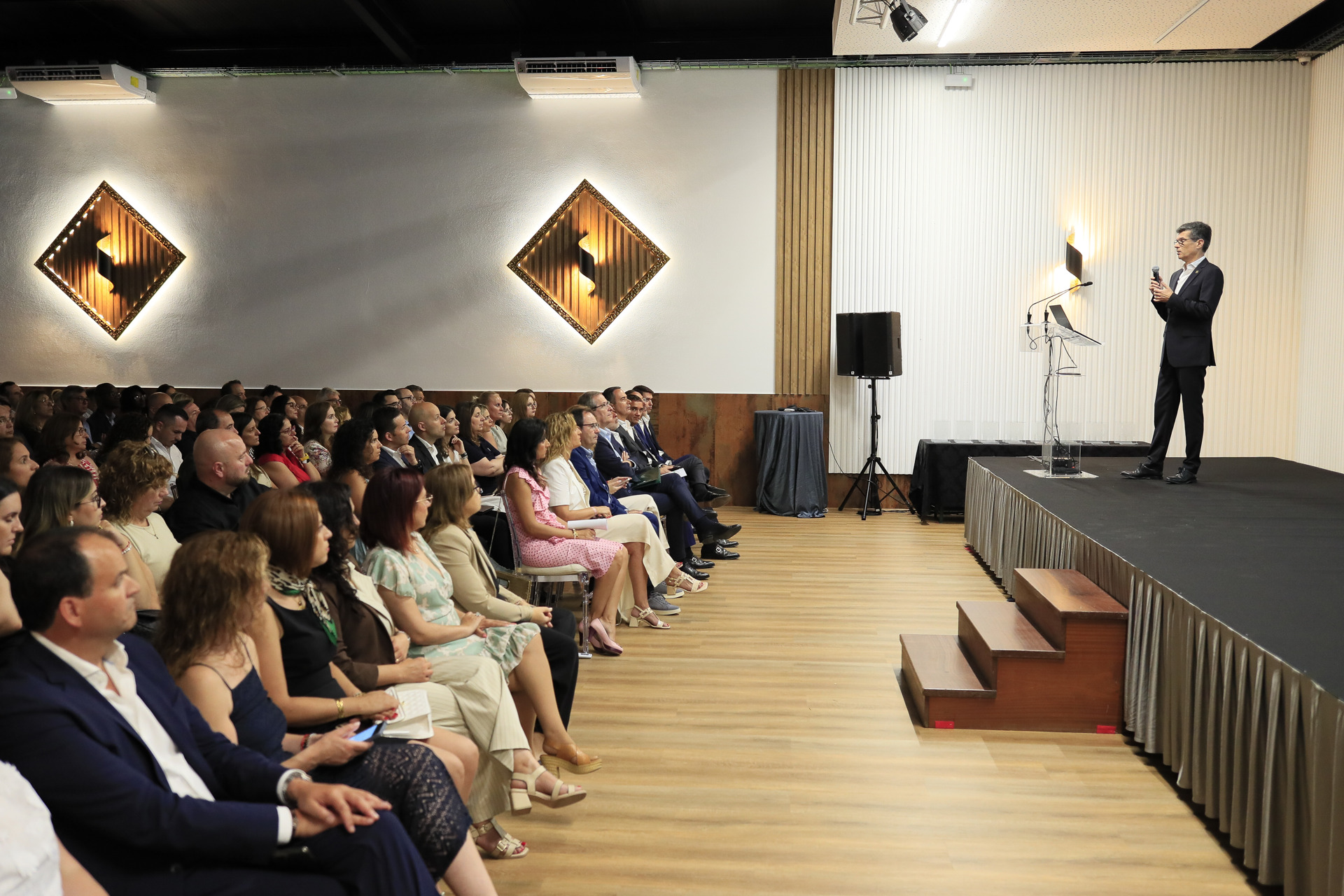 DECISÕES E SOLUÇÕES reúne perto de 300 colaboradores em Leiria